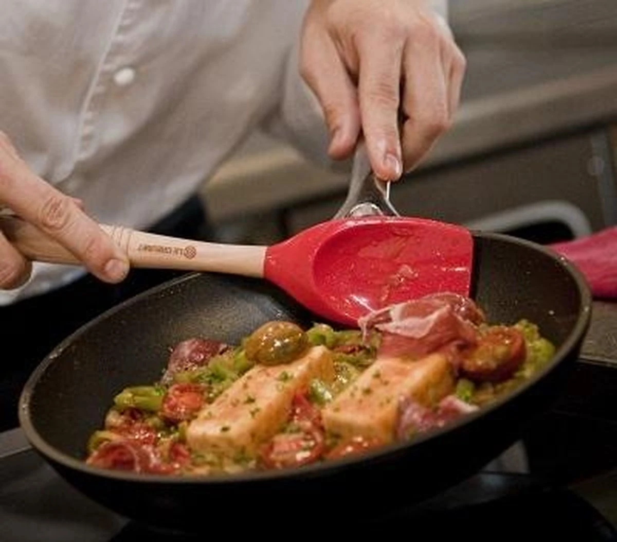 Le Creuset Koekenpan Les Forgées TNS - ø 24 Cm - Standaard Anti-aanbaklaag 10 Le Creuset Koekenpan Les Forgées TNS - ø 24 Cm - Standaard Anti-aanbaklaag - Afbeelding 8