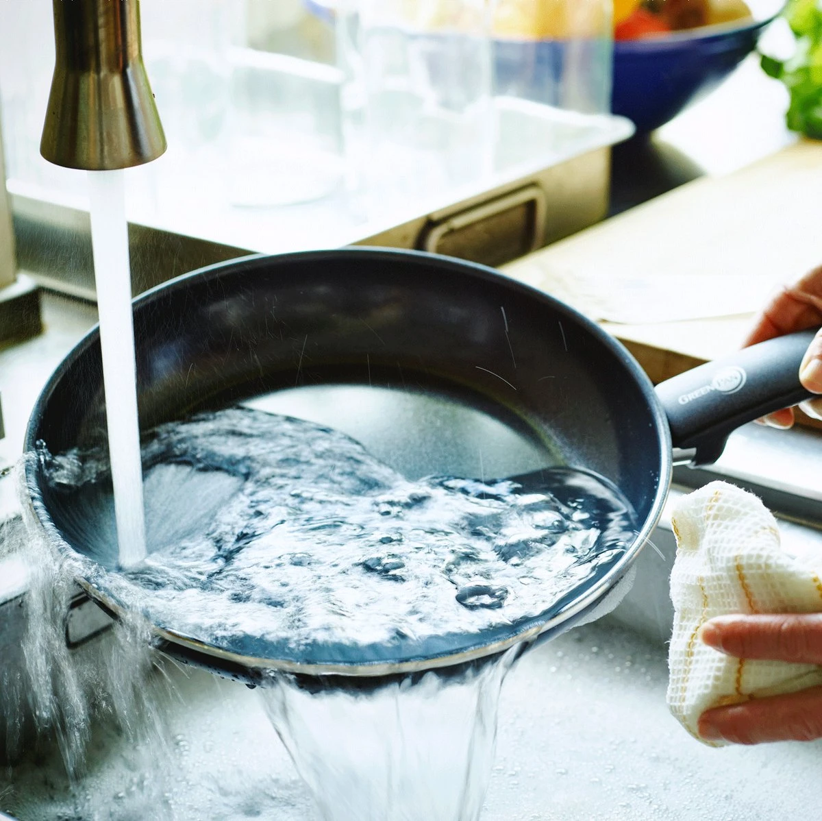 GreenPan Cambridge Koekenpan 28cm - Zwart - Inductie - PFAS-vrij 17 GreenPan Cambridge Koekenpan 28cm - Zwart - Inductie - PFAS-vrij - Afbeelding 15