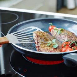 GreenPan Cambridge Koekenpan 28cm - Zwart - Inductie - PFAS-vrij 34 GreenPan Cambridge Koekenpan 28cm - Zwart - Inductie - PFAS-vrij -Eersteklas Kookgereiwinkel 1200x1199 9