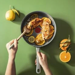 Tefal Renew+ Keramische Hapjespan - Ø 24 Cm - Met Deksel -Eersteklas Kookgereiwinkel 1200x1200 1313