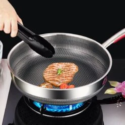 MONFORTT. Hapjespan Ø 28cm Anti-aanbaklaag 7 Lagen Staal Met Deksel -Eersteklas Kookgereiwinkel 1200x1200 1322