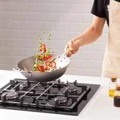 Navaris Grote Wokpan Geschikt Voor Inductie - Koolstofstalen Wok Met Twee Handvaten - Carbon Steel Wok 30 Cm Diameter - Voor Roerbak- En Wokgerechten -Eersteklas Kookgereiwinkel 1200x1200 211