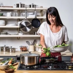 KitchenAid Stainless Steel Wok ø28cm - RVS - Inductie - Anti-aanbak 17 KitchenAid Stainless Steel Wok ø28cm - RVS - Inductie - Anti-aanbak -Eersteklas Kookgereiwinkel 1200x1200 241