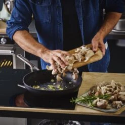 KitchenAid Hard Geanodiseerd Aluminium Wok ø30cm - Zwart - Inductie - Anti-aanbak 14 KitchenAid Hard Geanodiseerd Aluminium Wok ø30cm - Zwart - Inductie - Anti-aanbak -Eersteklas Kookgereiwinkel 1200x1200 298