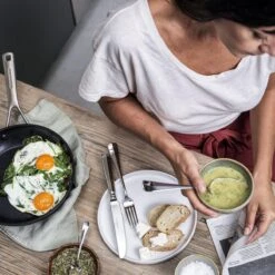 KitchenAid Hard Geanodiseerd Aluminium Wok ø30cm - Zwart - Inductie - Anti-aanbak 16 KitchenAid Hard Geanodiseerd Aluminium Wok ø30cm - Zwart - Inductie - Anti-aanbak -Eersteklas Kookgereiwinkel 1200x1200 300