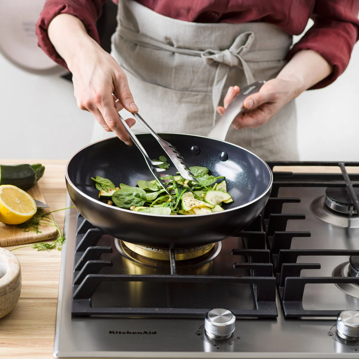 GreenPan Wokpan - Royal Black - ø 28 Cm - Keramische Anti-aanbaklaag 4 GreenPan Wokpan - Royal Black - ø 28 Cm - Keramische Anti-aanbaklaag - Afbeelding 2