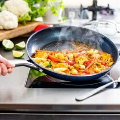 Blue Diamond, Keramische Koekenpan Verrijkt Met Diamantdeeltjes – Inductie Koekenpan Ø 28 Cm – PFAS En PHOA Vrij 10 Blue Diamond, Keramische Koekenpan Verrijkt Met Diamantdeeltjes – Inductie Koekenpan Ø 28 Cm – PFAS En PHOA Vrij -Eersteklas Kookgereiwinkel 1200x1200 429