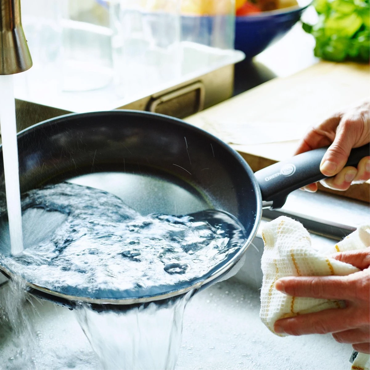 GreenPan Cambridge Koekenpan 26cm - Zwart - Inductie - PFAS-vrij 18 GreenPan Cambridge Koekenpan 26cm - Zwart - Inductie - PFAS-vrij - Afbeelding 16