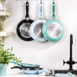 VitaVerde Expert Koekenpannenset Ø 20cm + Ø 24cm + Ø 28cm - Lichtblauw - Inductie - PFAS-vrij 15 VitaVerde Expert Koekenpannenset Ø 20cm + Ø 24cm + Ø 28cm - Lichtblauw - Inductie - PFAS-vrij -Eersteklas Kookgereiwinkel 1200x1200 567