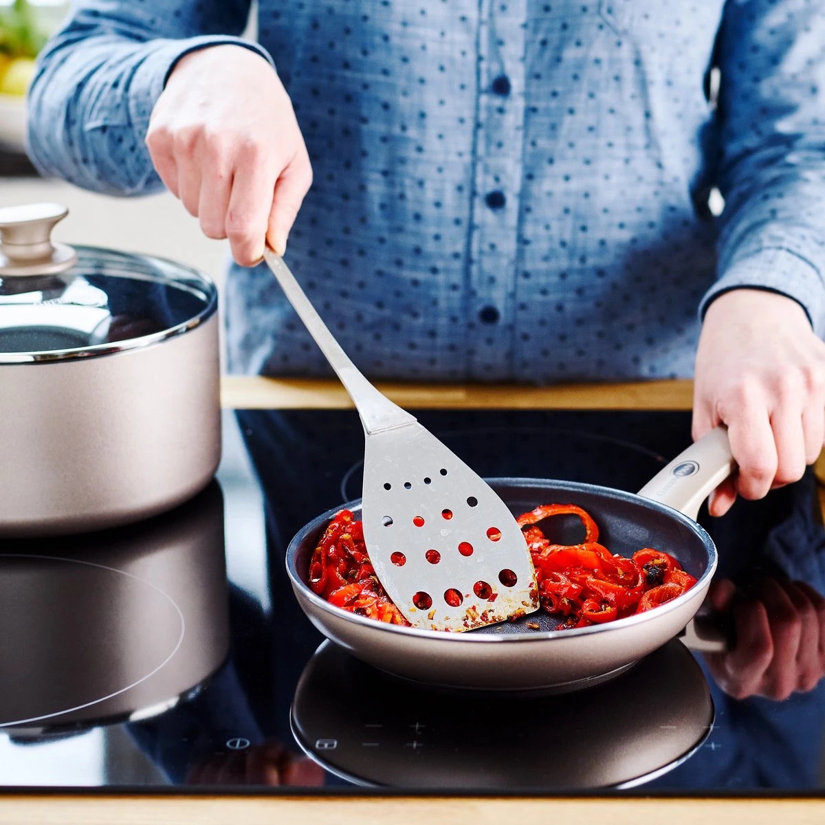 GreenPan Cambridge Koekenpan 30cm - Brons - Inductie - PFAS-vrij 15 GreenPan Cambridge Koekenpan 30cm - Brons - Inductie - PFAS-vrij - Afbeelding 13