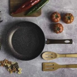 Koekenpan - Ø20cm - Eco Friendly - Champagne 20 Koekenpan - Ø20cm - Eco Friendly - Champagne -Eersteklas Kookgereiwinkel 1200x1200 706