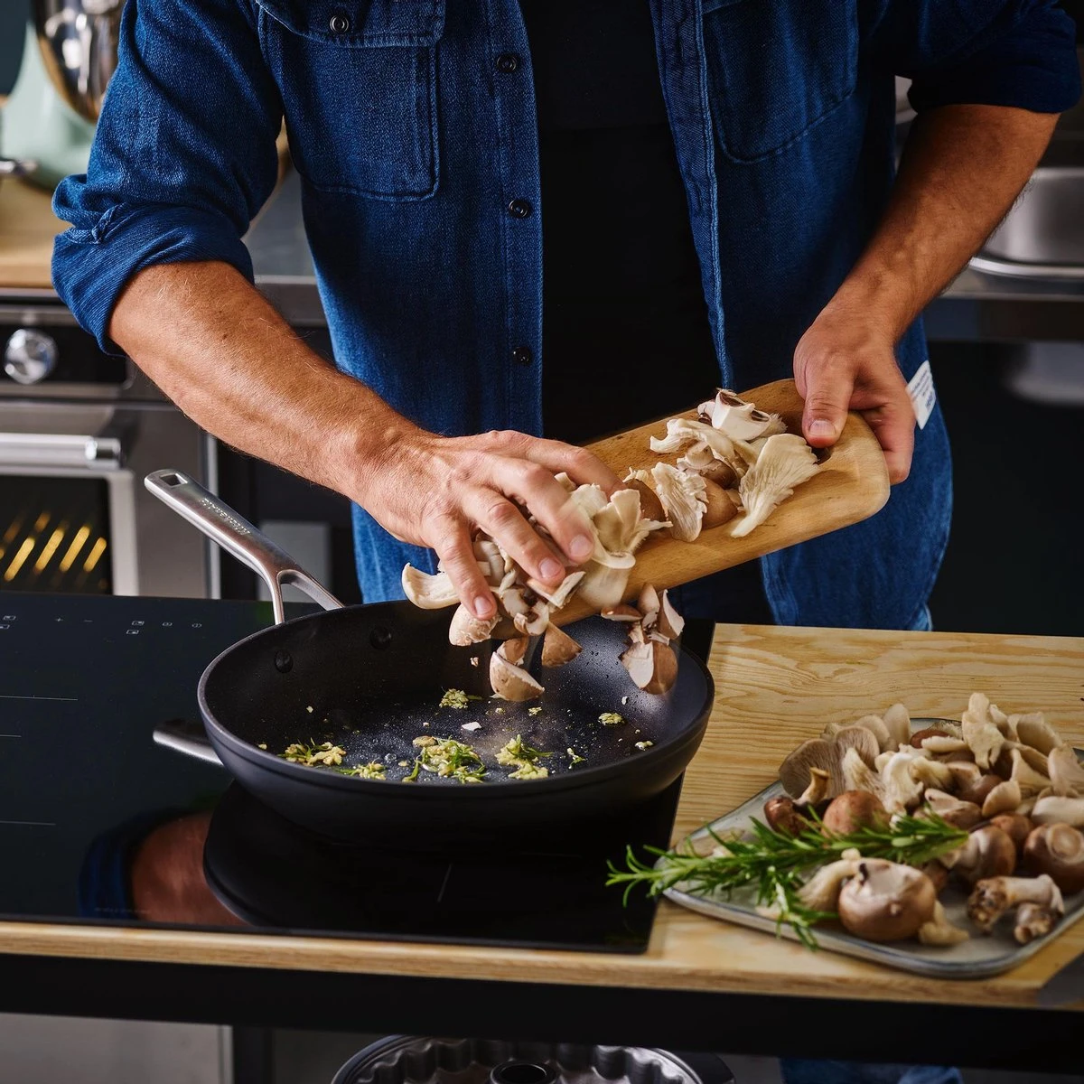 KitchenAid Hard Geanodiseerd Aluminium Koekenpannenset ø20+24+28cm - Zwart - Inductie 11 KitchenAid Hard Geanodiseerd Aluminium Koekenpannenset ø20+24+28cm - Zwart - Inductie - Afbeelding 9