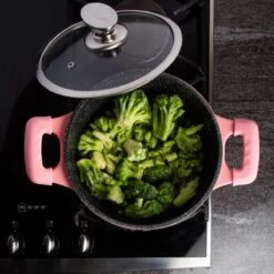 Royalty Line Inductie Pannenset - Luxe 14-delige Pannenset Marmeren Coating - Pannen Met Afneembare Handvaten - Oven-Ready - PFAS-Vrij - Voor Alle Warmtebronnen - Afneembare Koudgrepen - Antiaanbaklaag - Koekenpan Met Glazen Deksels - Roze -Eersteklas Kookgereiwinkel 1200x1200 885