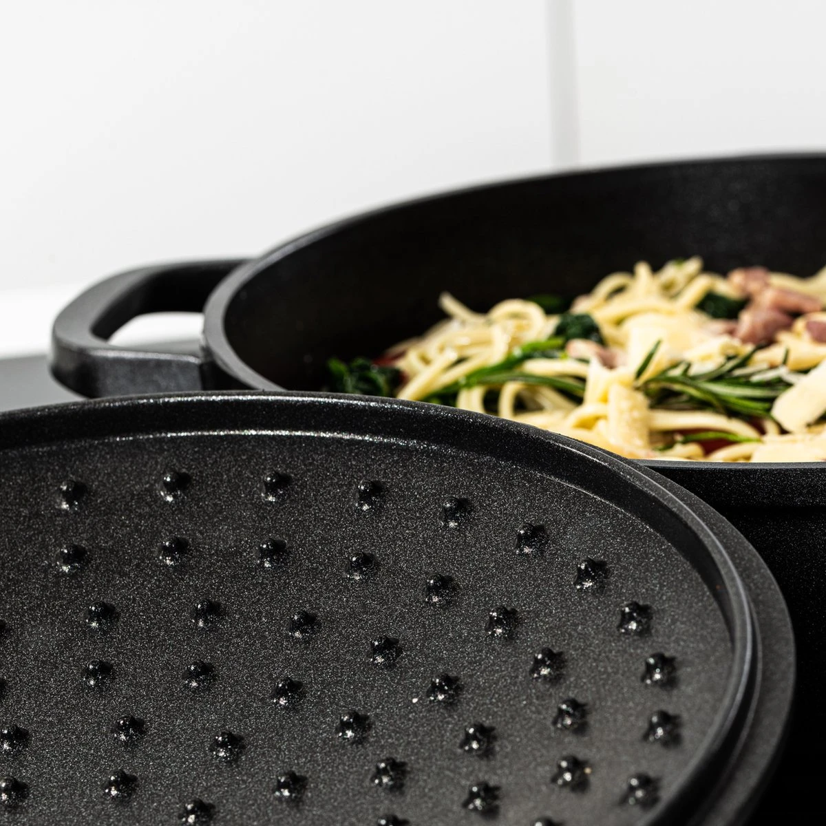 Westinghouse Performance Series - 12-delige Pannenset - Zwart - Geschikt Voor Alle Warmtebronnen Inclusief Inductie 15 Westinghouse Performance Series - 12-delige Pannenset - Zwart - Geschikt Voor Alle Warmtebronnen Inclusief Inductie - Afbeelding 13