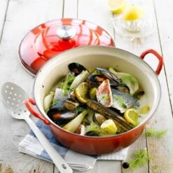 Le Creuset Braadpan Faitout Tradition Kersenrood - ø 24 Cm / 3 Liter 11 Le Creuset Braadpan Faitout Tradition Kersenrood - ø 24 Cm / 3 Liter -Eersteklas Kookgereiwinkel 1200x1200 957