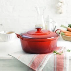 Le Creuset Braadpan Faitout Tradition Kersenrood - ø 24 Cm / 3 Liter 13 Le Creuset Braadpan Faitout Tradition Kersenrood - ø 24 Cm / 3 Liter -Eersteklas Kookgereiwinkel 1200x1200 959
