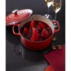 Le Creuset Gietijzeren Braadpan - 26cm 5,3 L - Kersenrood 16 Le Creuset Gietijzeren Braadpan - 26cm 5,3 L - Kersenrood -Eersteklas Kookgereiwinkel 1200x1200 978