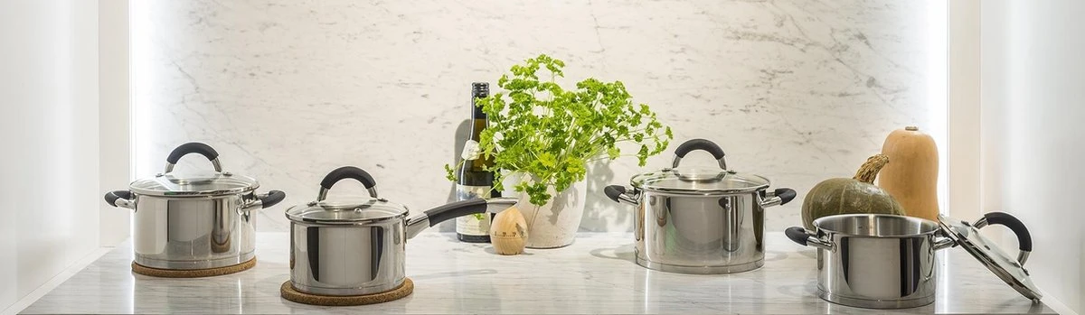 Sola Pannenset Venice - 4 Delig - Ø 16,16,18,20 Cm - Zilver - RVS - Sandwichbodem 5 Sola Pannenset Venice - 4 Delig - Ø 16,16,18,20 Cm - Zilver - RVS - Sandwichbodem - Afbeelding 3