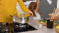 Tefal Cook & Cool E493S6 - Set 3-delig (kookpan 20/24 + Steelpan 16) -Eersteklas Kookgereiwinkel 1200x674 7