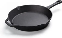 Koock Amsterdam® Skillet - Gietijzer - 25cm - Koekenpan - Geschikt Voor Alle Warmtebronnen 9 Koock Amsterdam® Skillet - Gietijzer - 25cm - Koekenpan - Geschikt Voor Alle Warmtebronnen -Eersteklas Kookgereiwinkel 1200x743 5