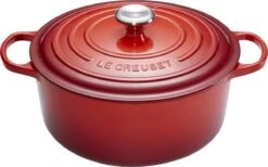 Le Creuset Gietijzeren Braadpan - 26cm 5,3 L - Kersenrood 14 Le Creuset Gietijzeren Braadpan - 26cm 5,3 L - Kersenrood -Eersteklas Kookgereiwinkel 1200x750 5