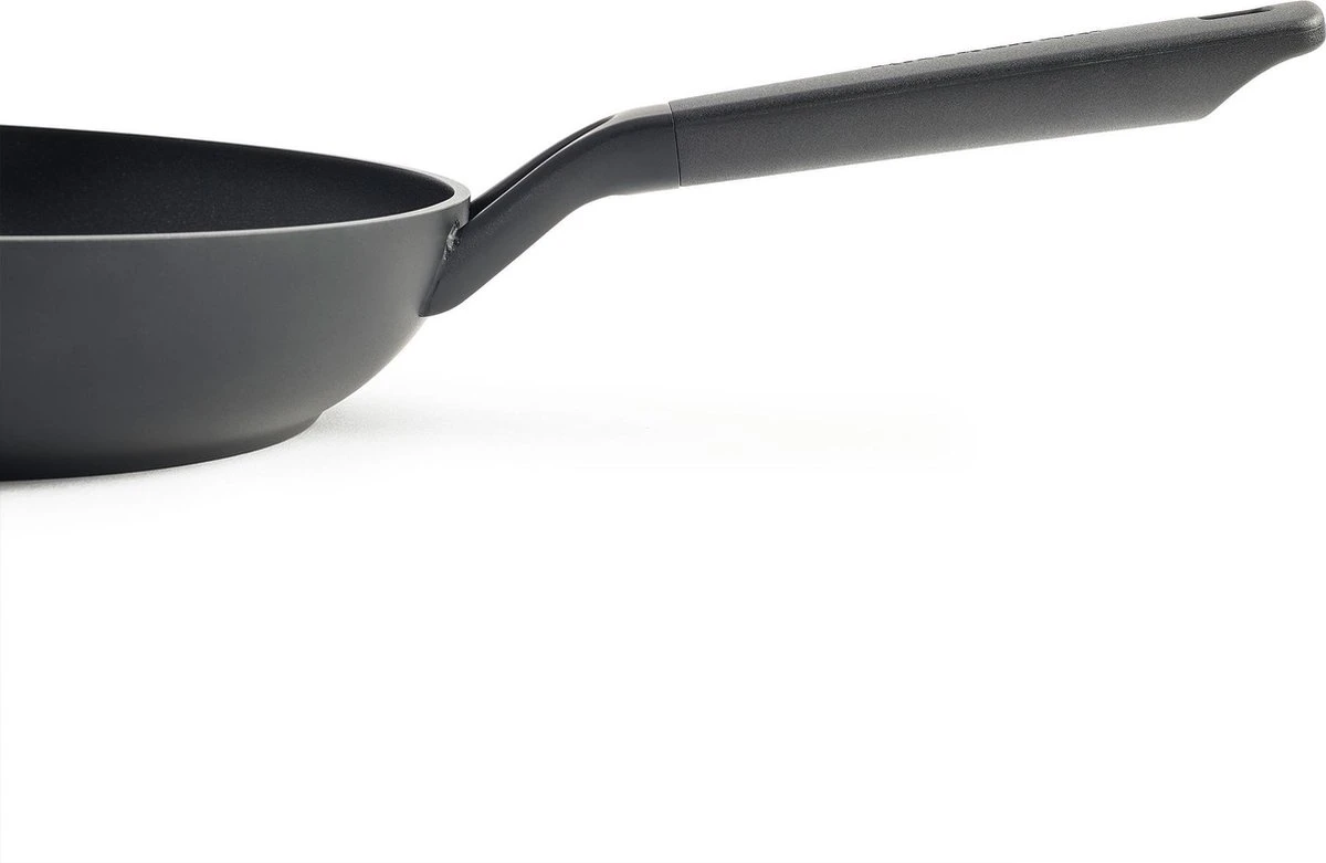 KitchenAid Classic Aluminium Koekenpannenset 3-delig ø20+24+28cm - Zwart - Inductie 11 KitchenAid Classic Aluminium Koekenpannenset 3-delig ø20+24+28cm - Zwart - Inductie - Afbeelding 9