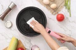 Royalty Line Inductie Pannenset - Luxe 14-delige Pannenset Marmeren Coating - Pannen Met Afneembare Handvaten - Oven-Ready - PFAS-Vrij - Voor Alle Warmtebronnen - Afneembare Koudgrepen - Antiaanbaklaag - Koekenpan Met Glazen Deksels - Roze -Eersteklas Kookgereiwinkel 1200x799 78