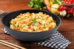 Rosmarino Black Line - Wokpan - Ø30cm - 100% PFAS & PFOA Vrij - Gegoten Aluminium - Non-stick Minerale Coating - Ergonomische Handgreep - Geschikt Voor Alle Warmtebronnen & Vaatwasser 20 Rosmarino Black Line - Wokpan - Ø30cm - 100% PFAS & PFOA Vrij - Gegoten Aluminium - Non-stick Minerale Coating - Ergonomische Handgreep - Geschikt Voor Alle Warmtebronnen & Vaatwasser -Eersteklas Kookgereiwinkel 1200x800 62