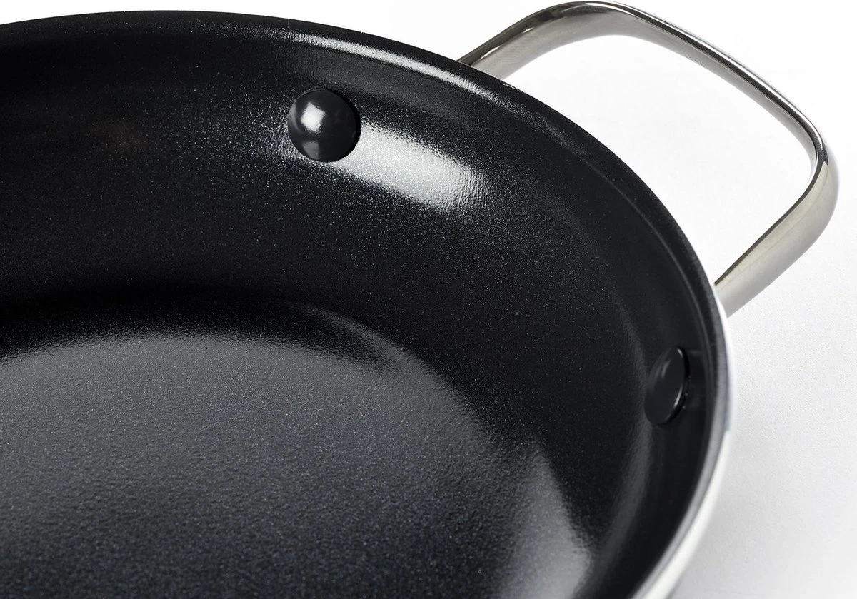 Dagelijkse Kost Door Jeroen Meus - Koekenpan ø24cm - Inductie - Anti-aanbak - PFAS-vrij 8 Dagelijkse Kost Door Jeroen Meus - Koekenpan ø24cm - Inductie - Anti-aanbak - PFAS-vrij - Afbeelding 6