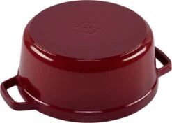 Staub - Ronde Cocotte 24 Cm - Kers 9 Staub - Ronde Cocotte 24 Cm - Kers -Eersteklas Kookgereiwinkel 1200x856 1