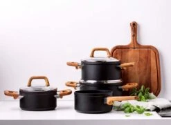 Gero Mark Kookpannenset - 4-delig - Zwart - Houtlook Grepen - Inductie - PFAS-vrij -Eersteklas Kookgereiwinkel 1200x879 1