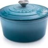 Nuovva Gietijzeren Braadpan Antiaanbaklaag Met Deksel - Sudderpan Blauw - Rond - Ø24 Cm - 4,7 Liter - 100% PFAS & PFOA Vrij - Geschikt Voor Alle Warmtebronnen - Elektrisch - Gas - Halogeen - Inductie – Keramisch -Eersteklas Kookgereiwinkel 1200x884 2