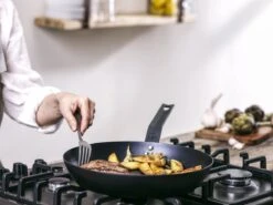 BK Solid Steel Koekenpan Ø 26 Cm - Plaatstaal - Inductie - BBQ -Eersteklas Kookgereiwinkel 1200x900 49