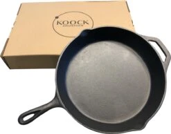 Koock Amsterdam® Skillet - Gietijzer - 25cm - Koekenpan - Geschikt Voor Alle Warmtebronnen 13 Koock Amsterdam® Skillet - Gietijzer - 25cm - Koekenpan - Geschikt Voor Alle Warmtebronnen -Eersteklas Kookgereiwinkel 1200x944