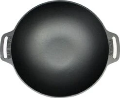Valhal Outdoor Gietijzeren Wokpan Met Twee Handvatten ⌀36 Cm -Eersteklas Kookgereiwinkel 1200x983 1