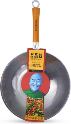 Ken Hom Classic Wok - Ø 32cm In Koolstofstaal En Houten Greep -Eersteklas Kookgereiwinkel 690x1200