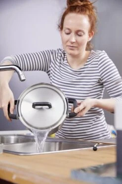 BK Flow Cool Pannenset - 4-delig – RVS Deksels - Veilig Afgietsysteem - Geschikt Voor Alle Warmtebronnen 33 BK Flow Cool Pannenset - 4-delig – RVS Deksels - Veilig Afgietsysteem - Geschikt Voor Alle Warmtebronnen -Eersteklas Kookgereiwinkel 799x1200 1