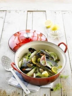 Le Creuset Braadpan Faitout Tradition Kersenrood - ø 24 Cm / 3 Liter 16 Le Creuset Braadpan Faitout Tradition Kersenrood - ø 24 Cm / 3 Liter -Eersteklas Kookgereiwinkel 901x1200 1