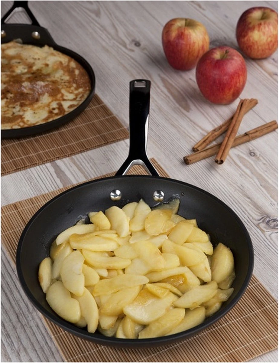 Le Creuset Koekenpan Les Forgées TNS - ø 28 Cm - Standaard Anti-aanbaklaag 8 Le Creuset Koekenpan Les Forgées TNS - ø 28 Cm - Standaard Anti-aanbaklaag - Afbeelding 6