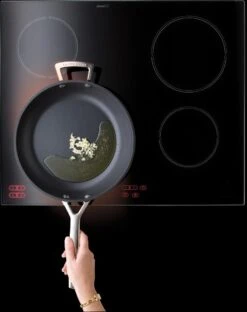 Le Creuset Koekenpan Les Forgées TNS - ø 22 Cm - Standaard Anti-aanbaklaag 15 Le Creuset Koekenpan Les Forgées TNS - ø 22 Cm - Standaard Anti-aanbaklaag -Eersteklas Kookgereiwinkel 951x1200 2