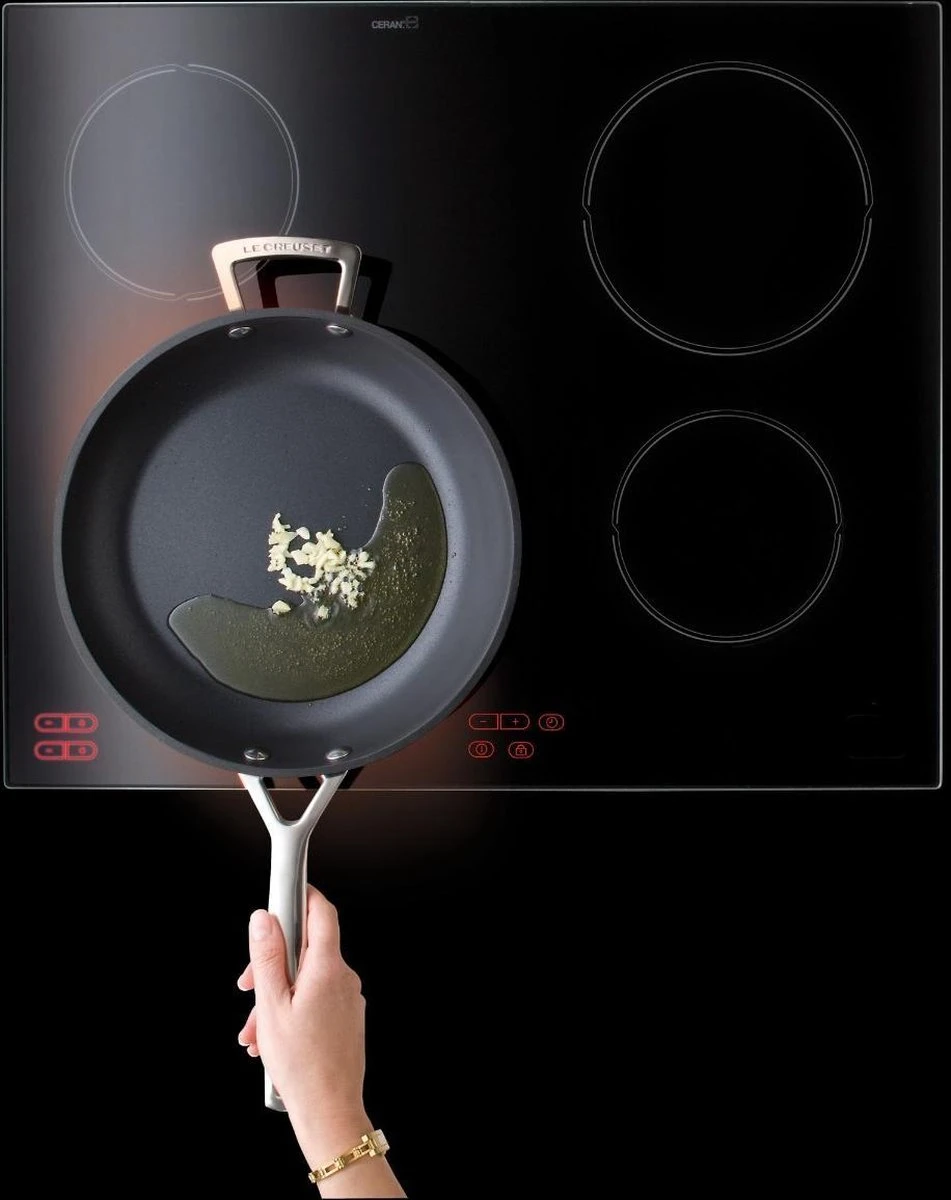 Le Creuset Koekenpan Les Forgées TNS - ø 24 Cm - Standaard Anti-aanbaklaag 5 Le Creuset Koekenpan Les Forgées TNS - ø 24 Cm - Standaard Anti-aanbaklaag - Afbeelding 3